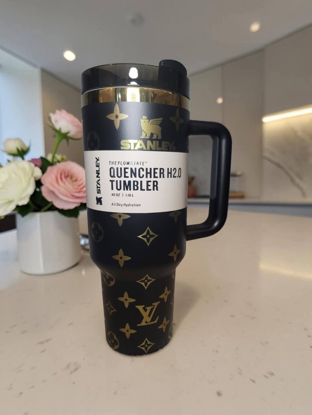 Stanley Luxury LV Quencher H2.0 Tumbler - Picture 5 of 10